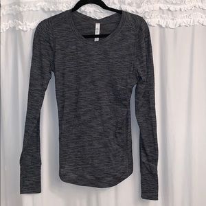 Lululemon long sleeve top with roushed back